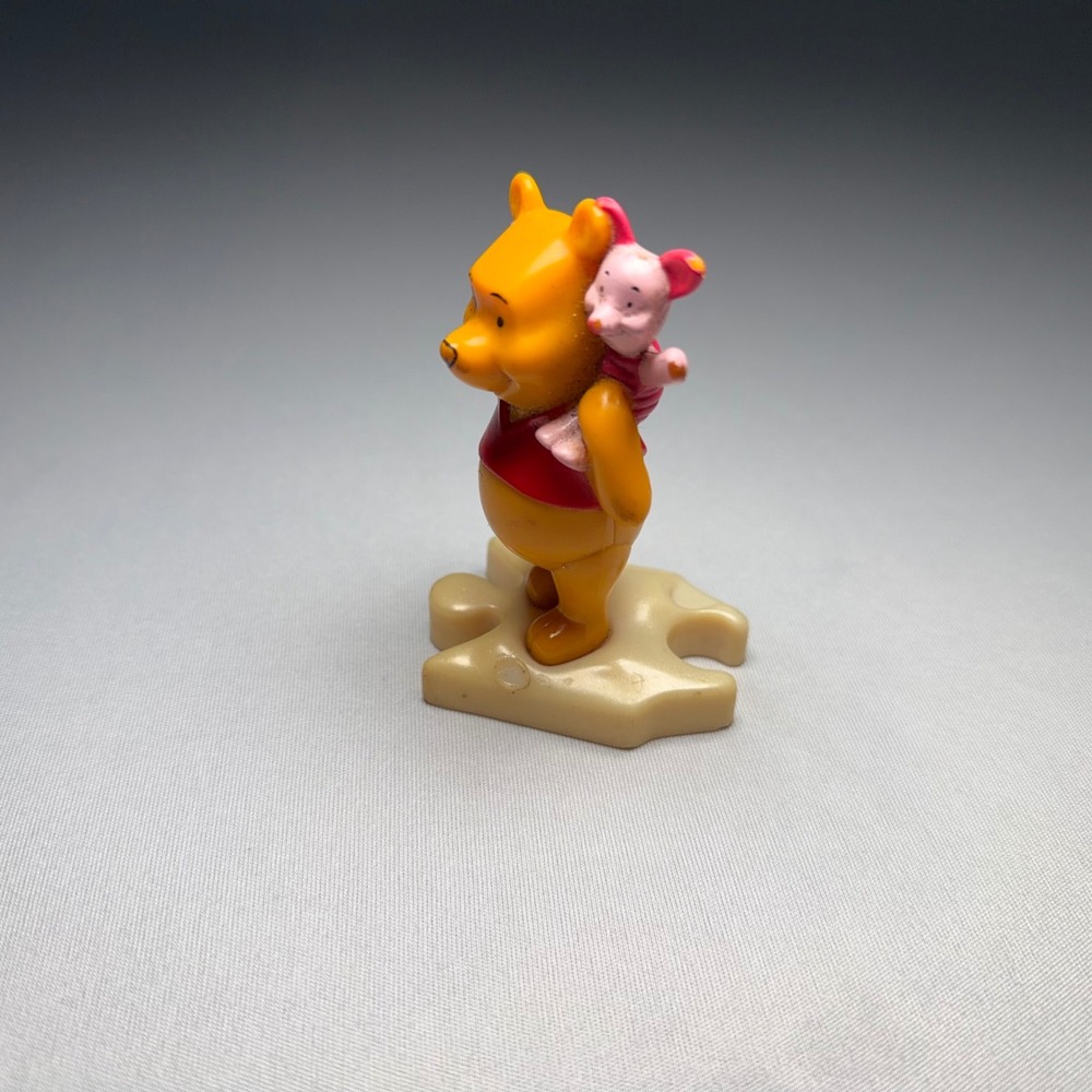 Disney Winnie the Pooh Piglet‎ Figure 2.5in Yellow PVC Puzzle Base Vintage Toy - Picture 7 of 7